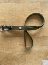 Load image into Gallery viewer, Carabiner Lead
